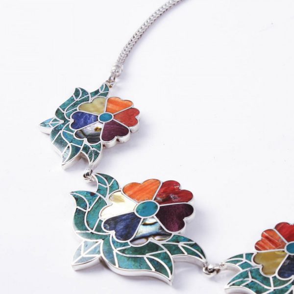 Silver-necklace-depicting-Nasturtium-Flower.jpg